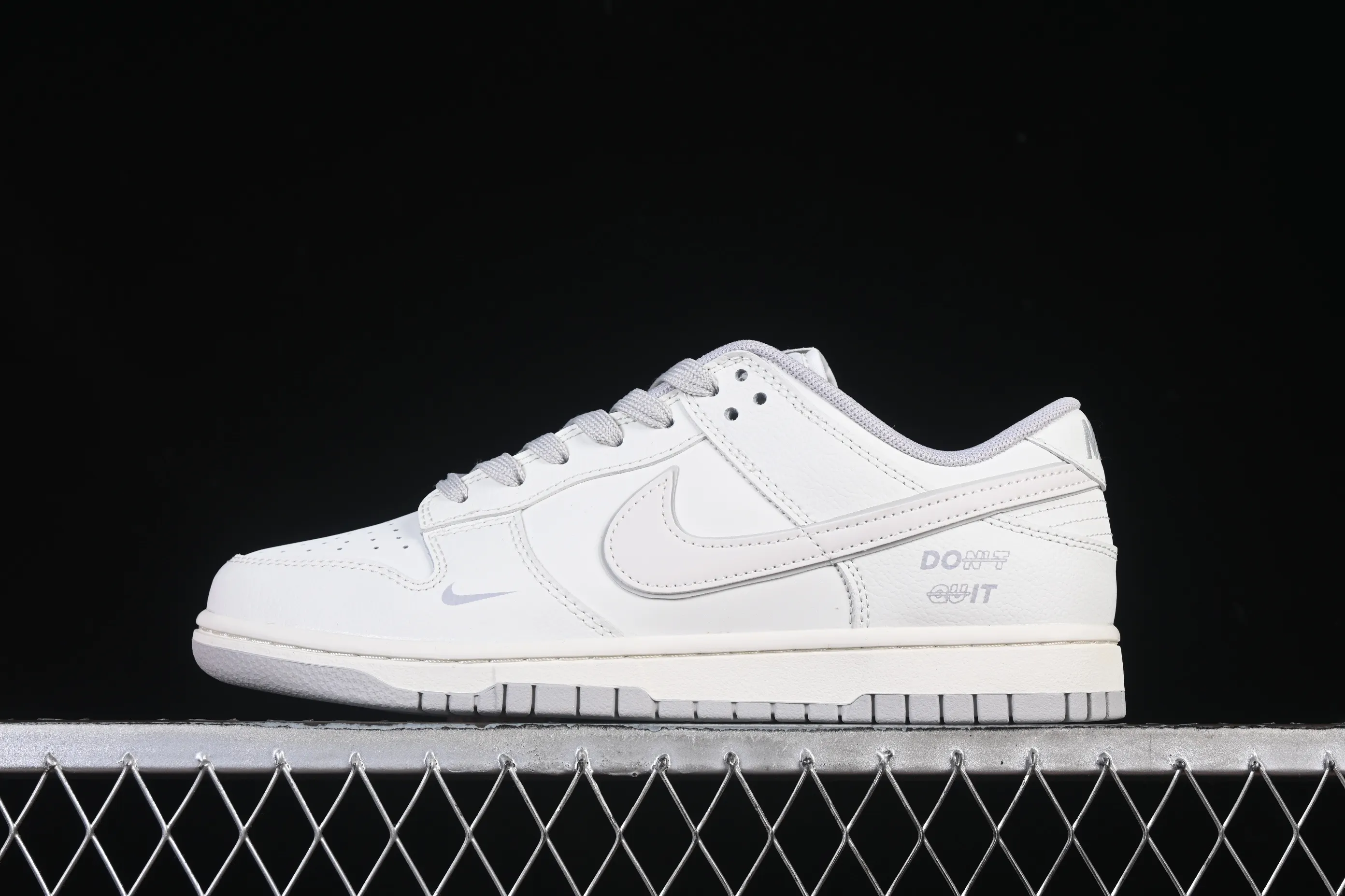 All categories Nk SB Dunk Series Nk SB Dunk Low High-end customized low-top sneakers Nike SB Dunk Low "Just Do It" Anniversary high-end customized low-top casual sneakers WG0508-046